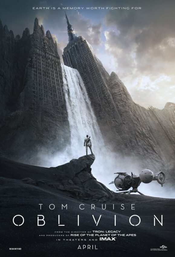 Poster teaser du film Oblivion avec Tom Cruise face à une cascade