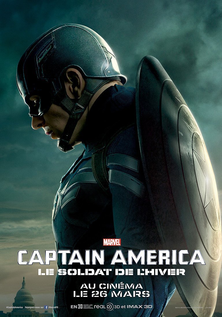 Affiche du film Captain America: Le Soldat de l’hiver réalisé par Joe Russo et Anthony Russo avec Captain America (Chris Evans) de profil