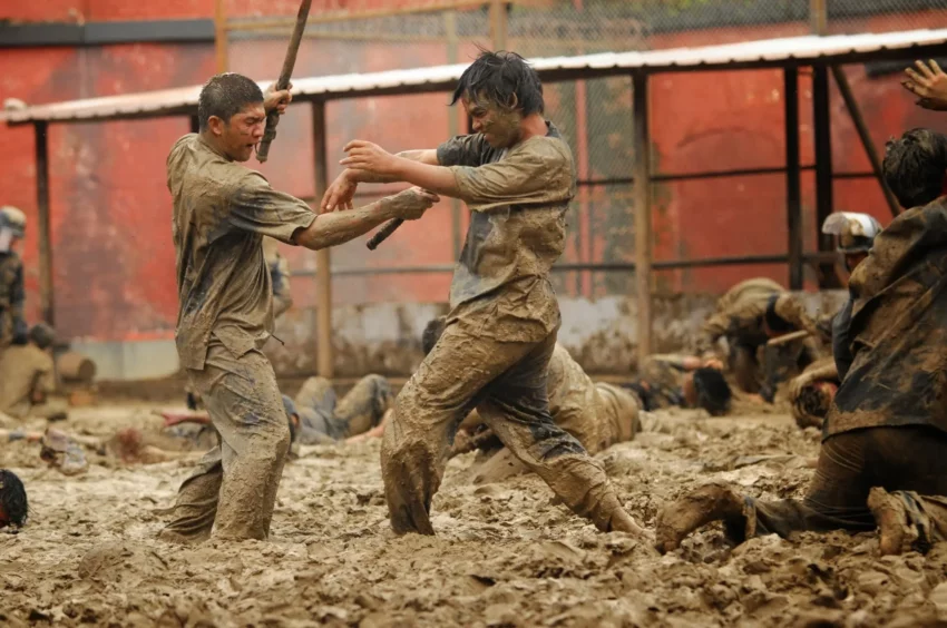 Photo du film The Raid 2: Berandal réalisé par Gareth Evans avec Iko Uwais, Julie Estelle.