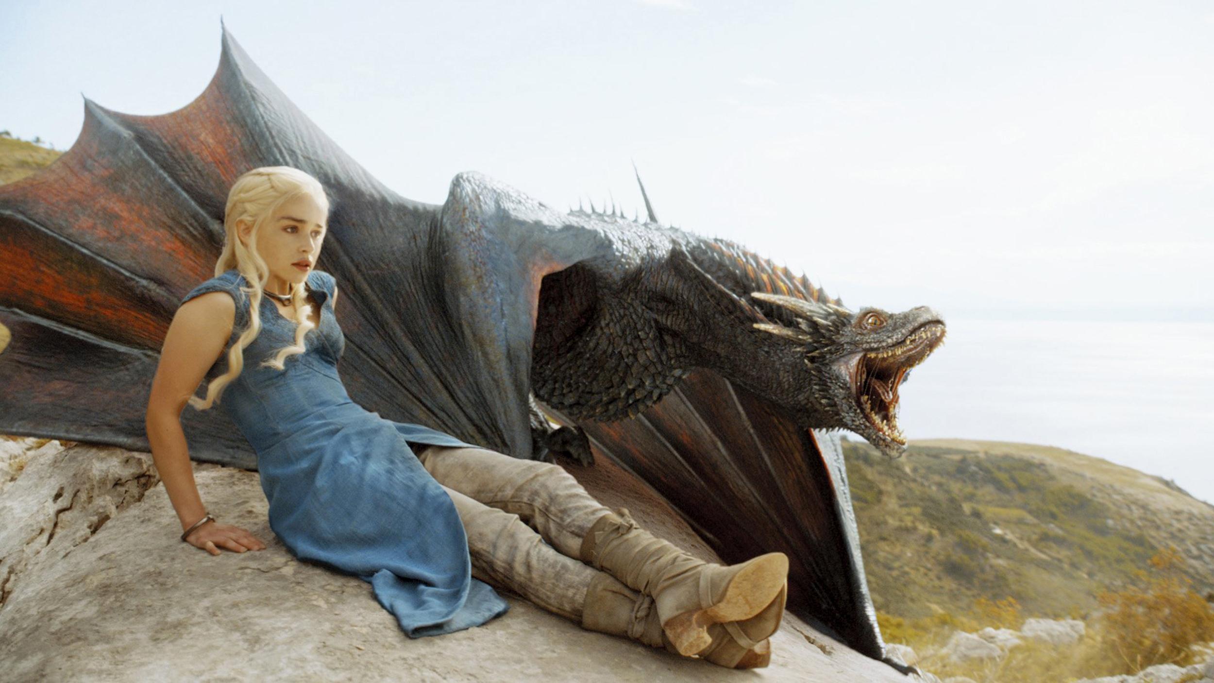 Photo de la saison 4 de la série Le Trône de fer : Game of Thrones de D.B. Weiss et David Benioff avec Daenerys Targaryen (Emilia Clarke)