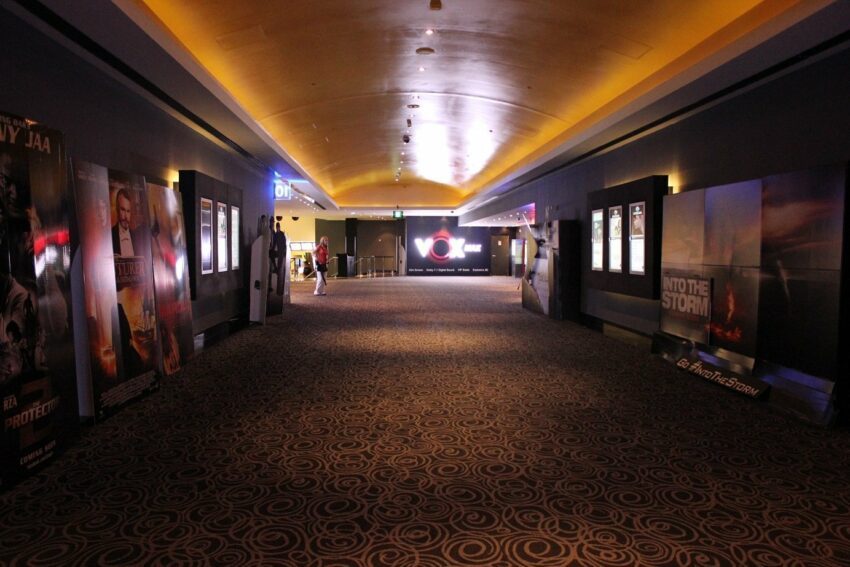 Photo du couloir d'un cinéma 4D