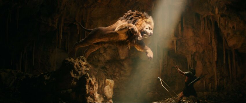 Photo du film Hercule avec Dwayne Johnson et un lion gigantesque