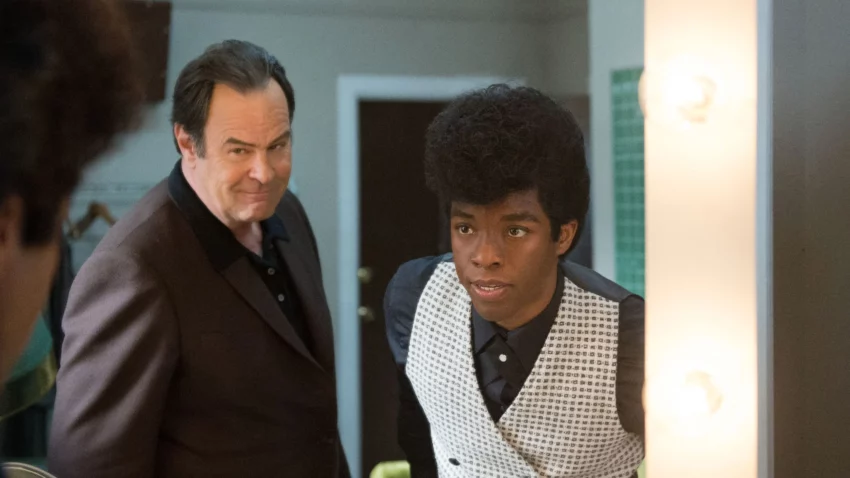 Photo du film Get on Up réalisé par Tate Taylor avec Chadwick Boseman et Dan Aykroyd.