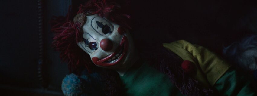 Photo du remake de Poltergeist réalisé par Gil Kenan avec un clown