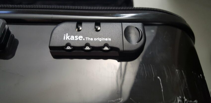 Photo du verrou de la valise Batman Oh Snap d’Ikase.