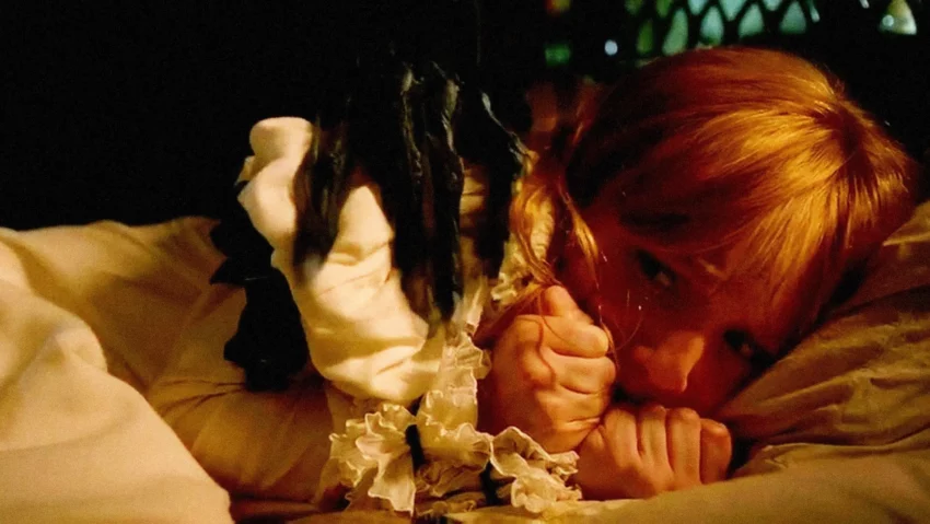 Photo du film Crimson Peak réalisé par Guillermo del Toro avec Mia Wasikowska , Tom Hiddleston, Jessica Chastain et Charlie Hunnam.