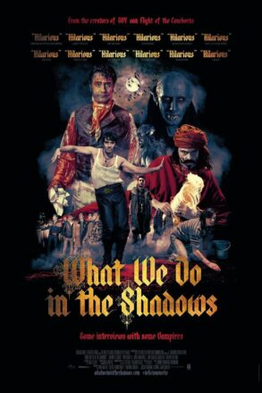 Poster de What We Do in the Shadows avec la tagline "Some interviews with some vampires"
