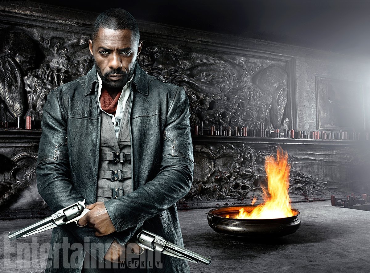 Photo de La Tour Sombre avec Idris Elba et ses armes