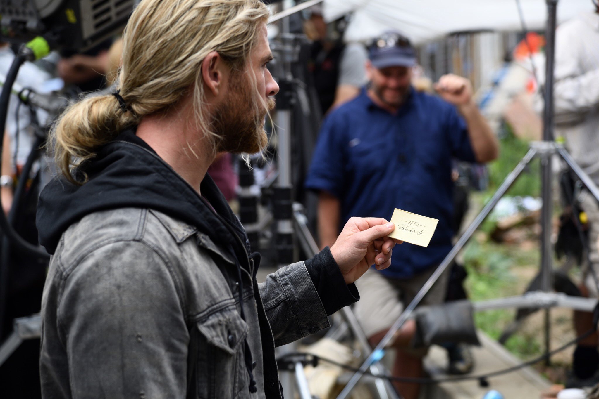Photo de tournage de Thor: Ragnarok avec le caméo de Doctor Strange