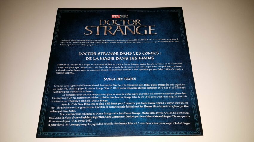 Photo de la surprise de Doctor Strange avec la pochette de devant