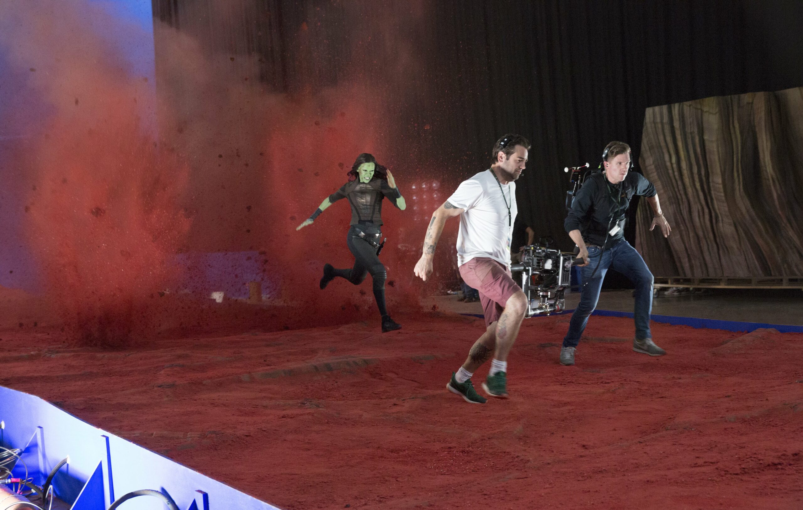 Photo du tournage de Les Gardiens de la Galaxie Vol. 2 avec Gamora en train de courir