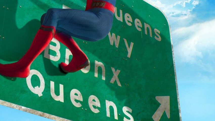 Poster du film Spider-Man: Homecoming avec Spider-Man rentrant à la maison dans le Queens