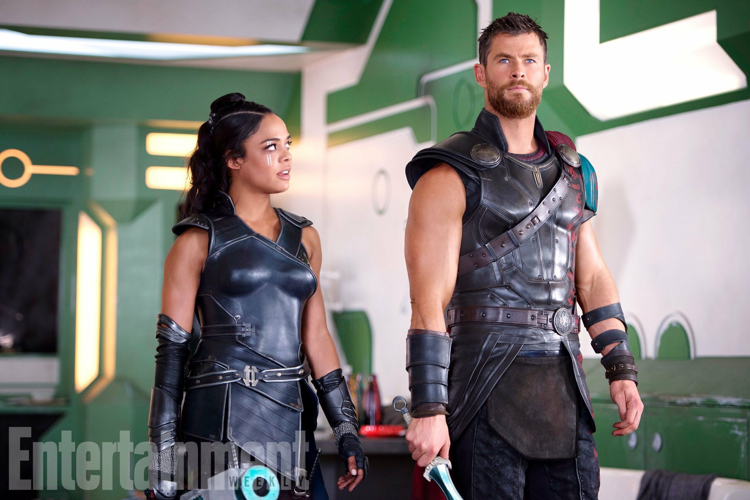 Photo de Thor: Ragnarok avec Tessa Thompson (Valkyrie) et Chris Hemsworth (Thor)