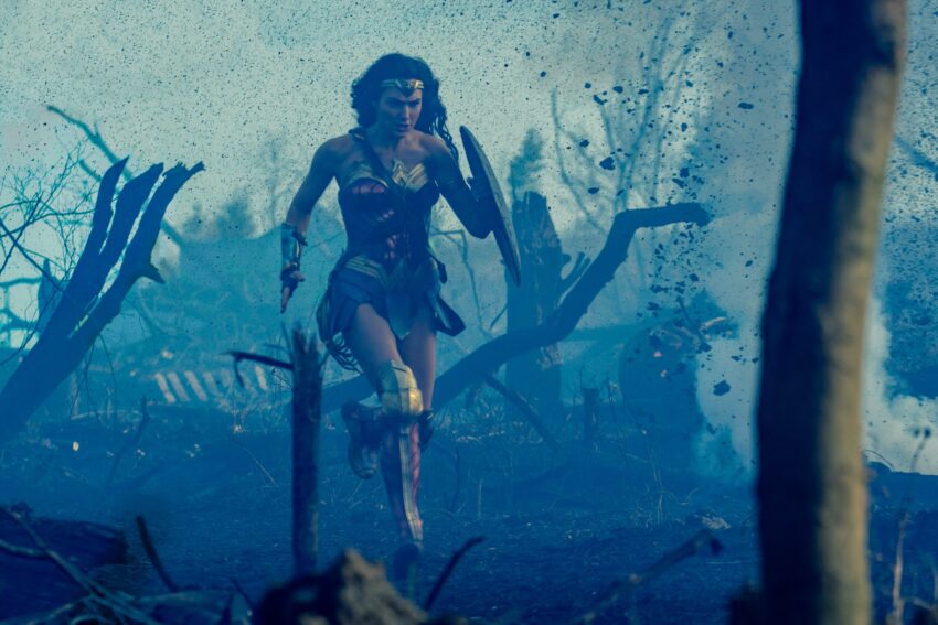 Photo du film Wonder Woman avec Gal Gadot sur le champ de bataille