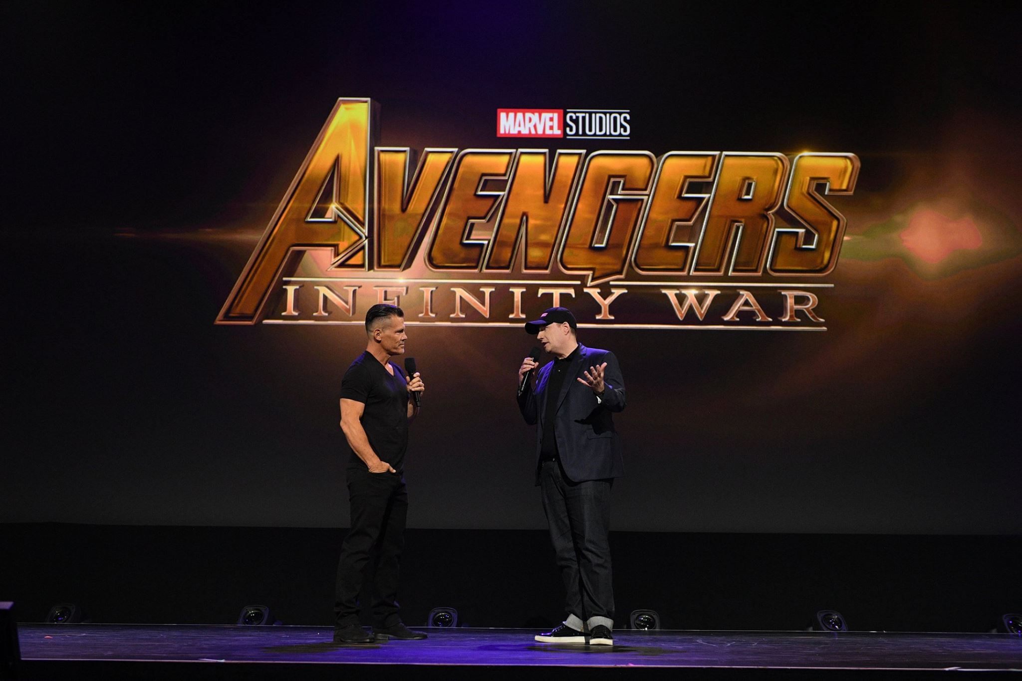 Photo du film Avengers: Infinity War au D23 2017 avec Josh Brolin et Kevin Feige