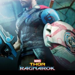 Bannière pour le film Thor: Ragnarok avec Thor équipé de son casque et d'un bouclier