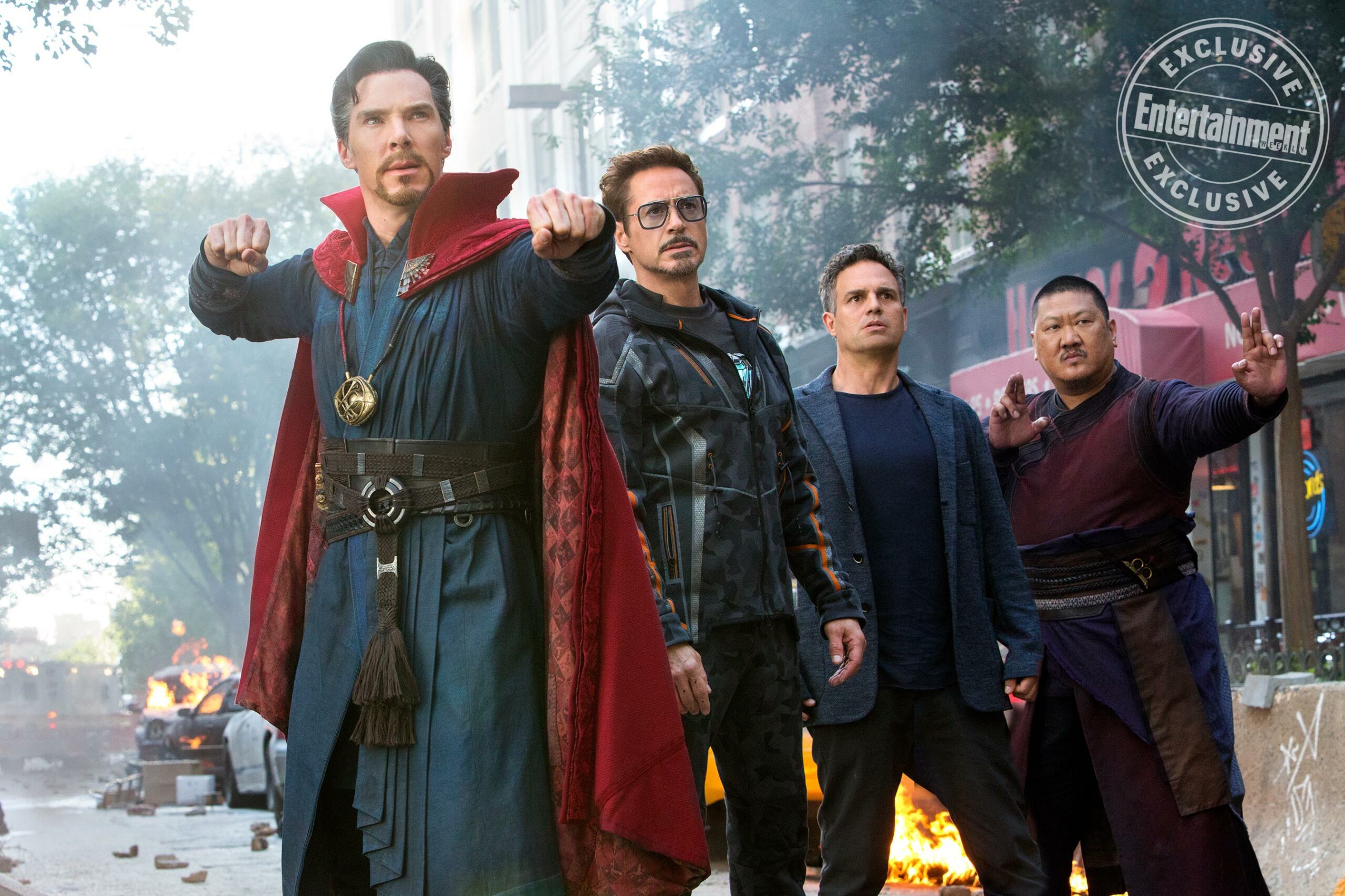 Photo du film Avengers: Infinity War avec Benedict Cumberbatch (Doctor Strange), Robert Downey Jr. (Tony Stark/Iron Man), Mark Ruffalo (Dr. Bruce Banner/Hulk) et Benedict Wong (Wong)