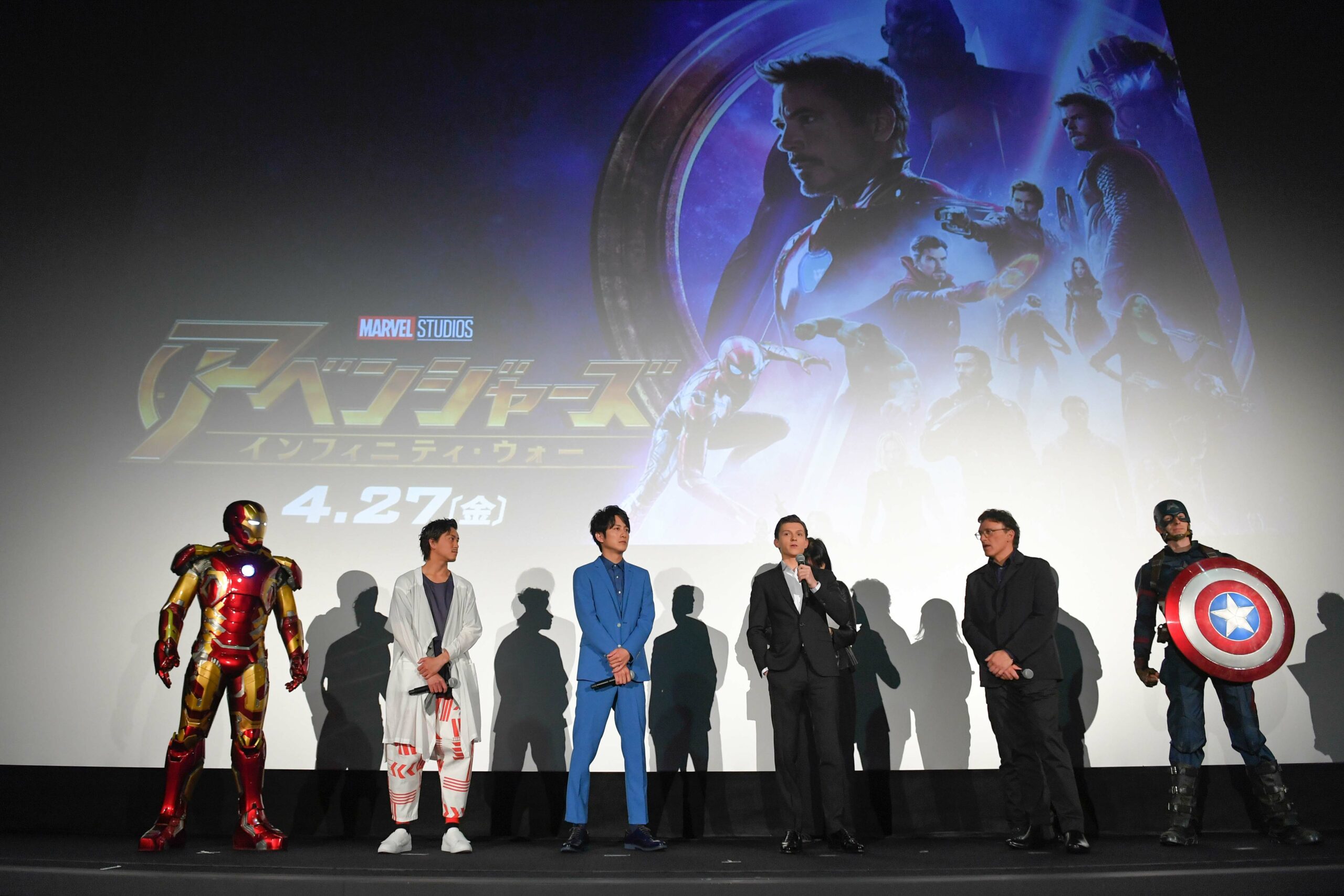 Photo de la tournée mondiale du film Avengers: Infinity War à Tokyo avec Tom Holland et Joe Russo