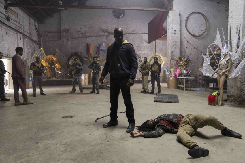 Photo de la deuxième saison de la série Marvel’s Luke Cage avec Luke Cage face aux Yardies