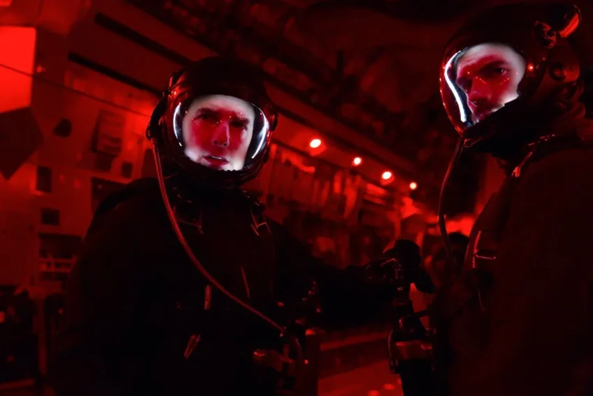 Photo du film Mission: Impossible – Fallout réalisé par Christopher McQuarrie avec Ethan Hunt (Tom Cruise) et August Walker (Henry Cavill)