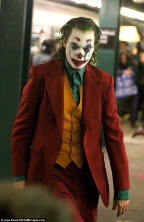 Quatrième photo du tournage du film Joker réalisé par Todd Phillips avec Joaquin Phoenix en costume