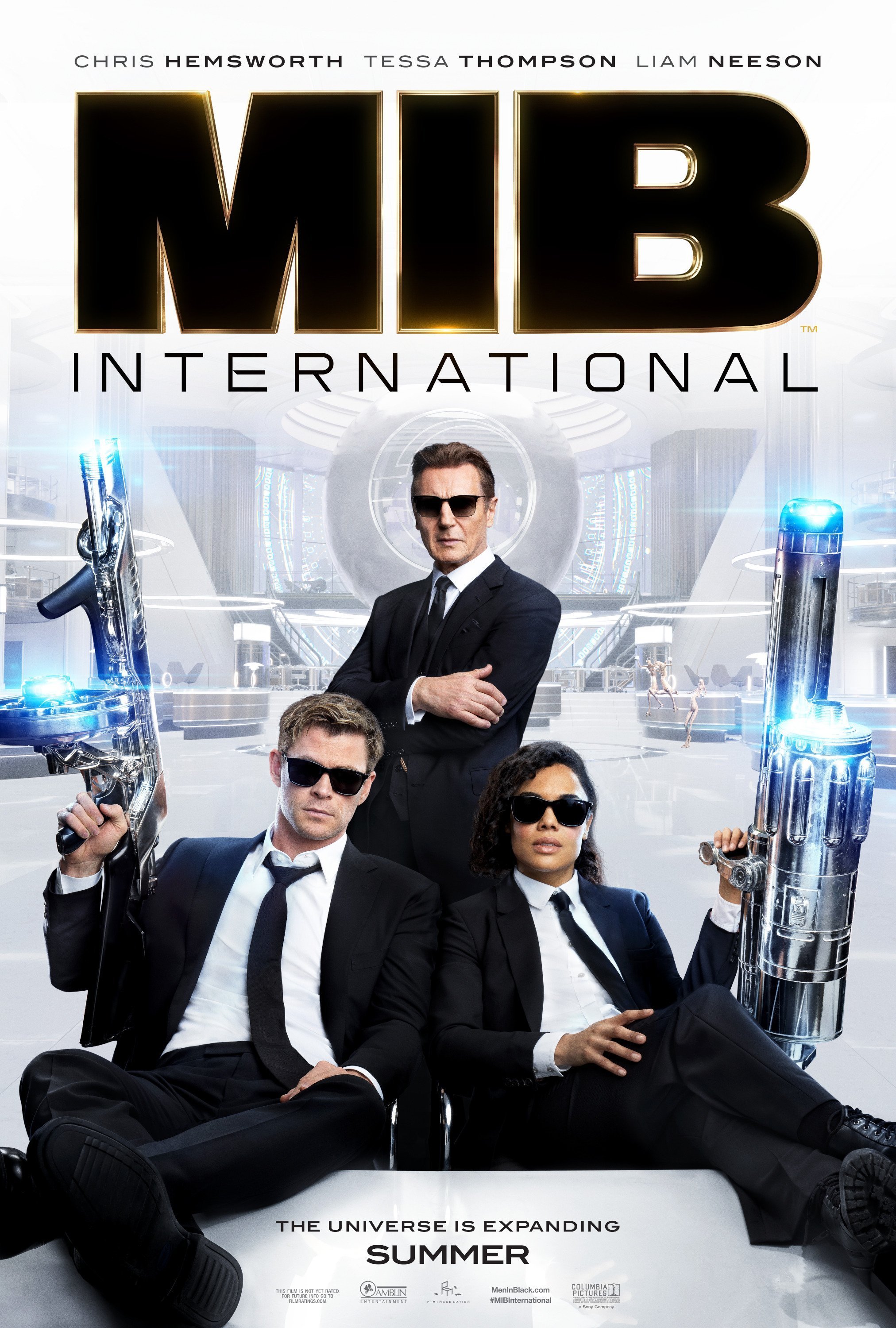Premier poster pour le film Men In Black International réalisé par F. Gary Gray avec Chris Hemsworth, Tessa Thompson et Liam Neeson
