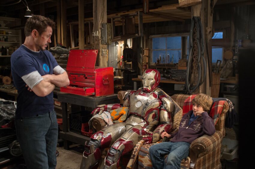 Photo du film Iron Man 3 avec Robert Downey Jr. et Ty Simpkins