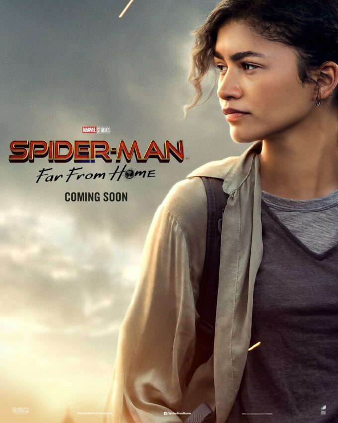 Poster du film Spider-Man: Far From Home réalisé par Jon Watts, d’après un scénario de Chris McKenna et Erik Sommers, avec Michelle Jones alias MJ (Zendaya)