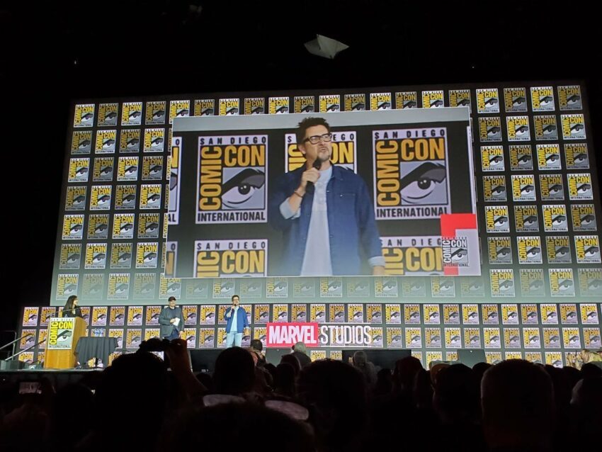 Photo du panel Marvel Studios à la Comic-Con 2019 pour le film Doctor Strange in the Multiverse of Madness avec le réalisateur Scott Derrickson