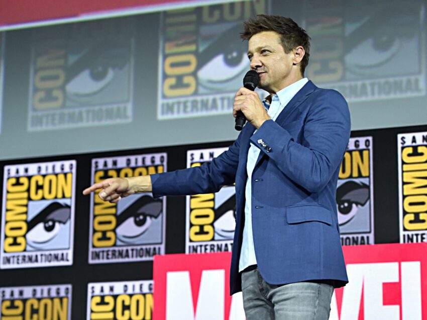 Photo du panel Marvel Studios à la Comic-Con 2019 pour la série Hawkeye avec Jeremy Renner