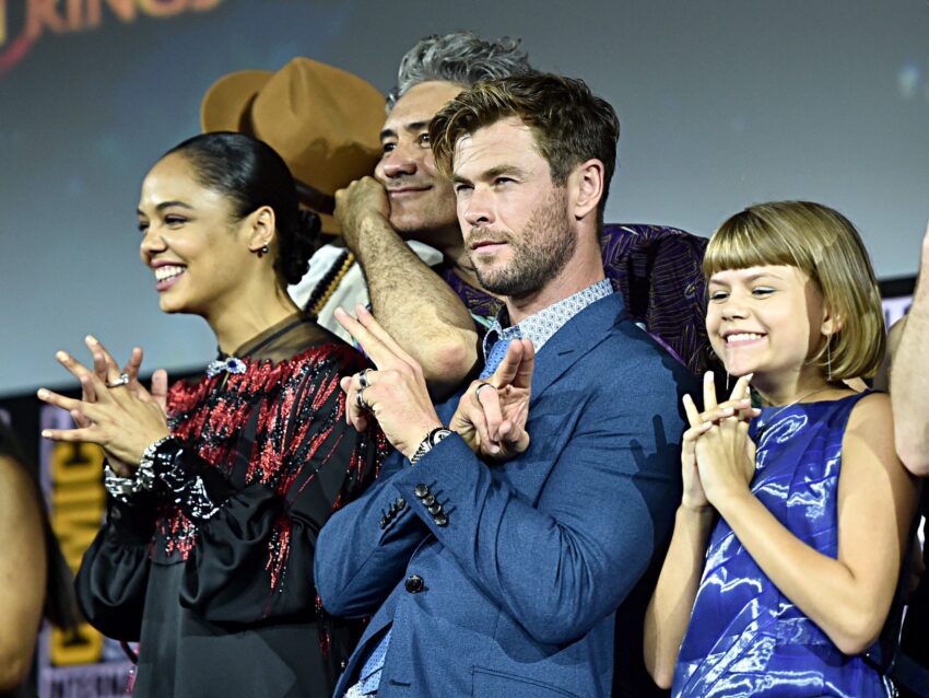 Photo du panel Marvel Studios à la Comic-Con 2019 pour le film Thor: Love and Thunder avec Thor et une Eternal