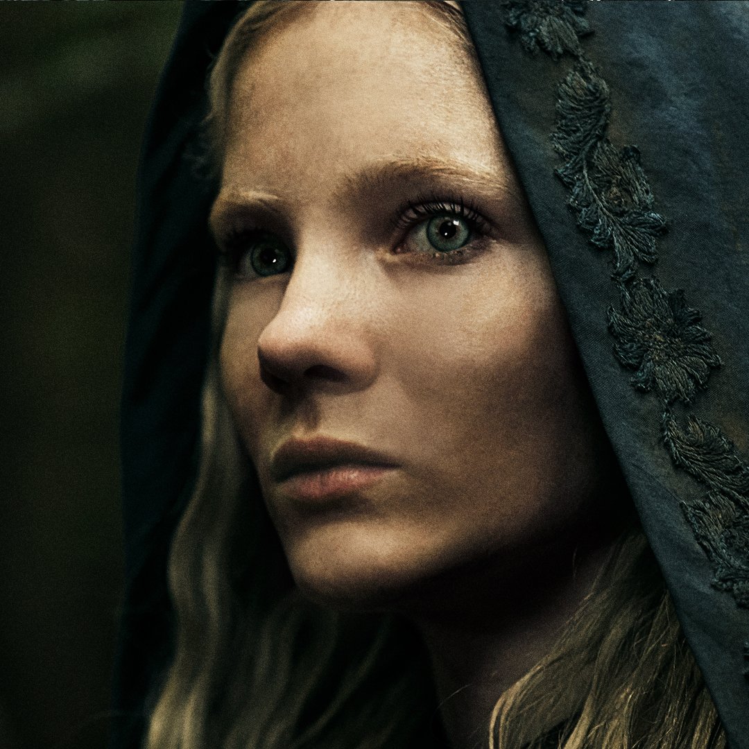 Photo de la série Netflix, The Witcher, avec Ciri (Freya Allan) en gros plan