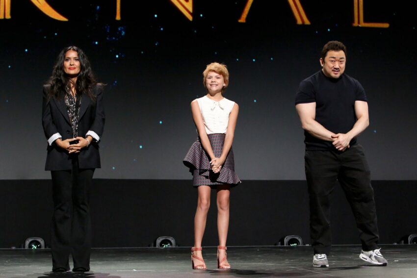 Photo du panel Marvel Studios au D23 pour le film The Eternals avec Salma Hayek, Lia McHugh et Ma Dong-Seok