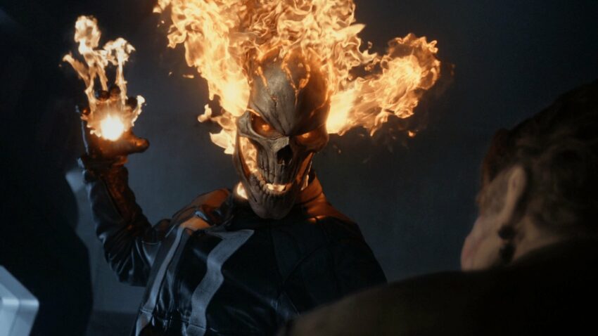 Photo de l'attaque du Ghost Rider (Robbie Reyes) dans la saison 4 d'Agents of SHIELD