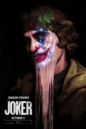 Poster pour le film Joker réalisé par Todd Phillips avec Joaquin Phoenix et de la peinture qui coule
