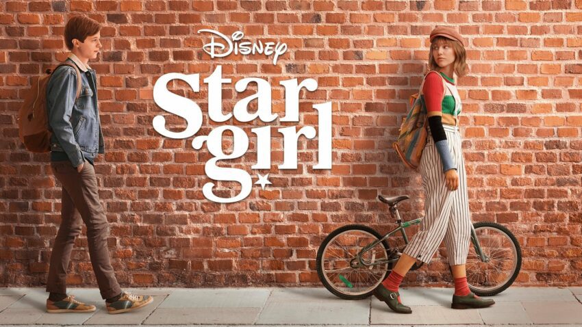 Bannière du film Disney+, Stargirl, réalisé par Julia Hart avec Grace VanderWaal, Graham Verchere, Giancarlo Esposito