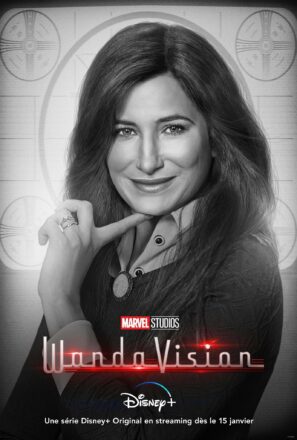 Affiche pour la série Marvel Studios prévue sur Disney+, WandaVision, avec Kathryn Hahn (Agnès)