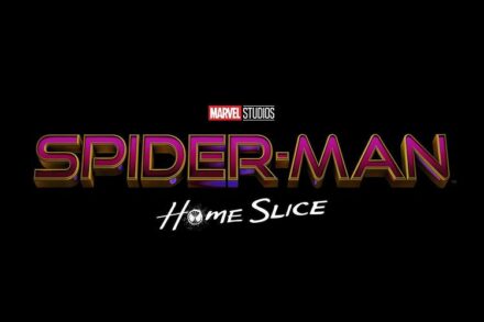 Logo du film Spider-Man 3 réalisé par Jon Watts avec le sous-titre "Home Slice"
