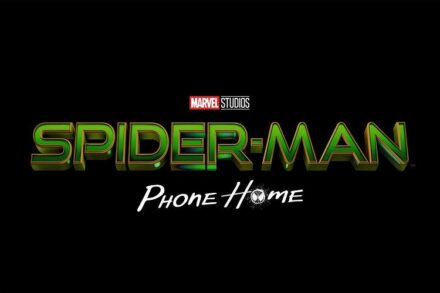 Logo du film Spider-Man 3 réalisé par Jon Watts avec le sous-titre "Phone Home"