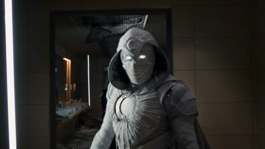 Photo de la série Marvel Studios pour Disney+, Moon Knight, présentant le costume dans toute sa splendeur