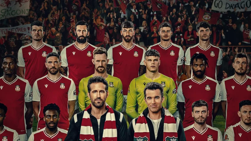 Bannière de la saison 1 de la série Bienvenue à Wrexham avec Ryan Reynolds et Rob McElhenney.