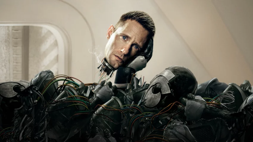 Bannière de la saison 1 de la série Murderbot : Journal d'un AssaSynth avec Alexander Skarsgård.